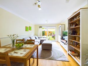 LIVING ROOM- click for photo gallery